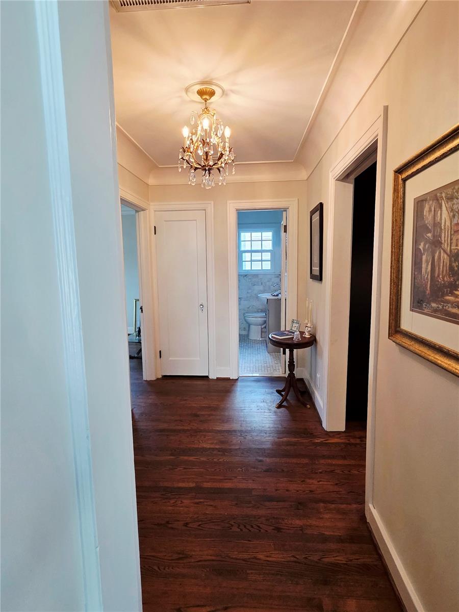 Image 6 of 25 For 475 28th Avenue N