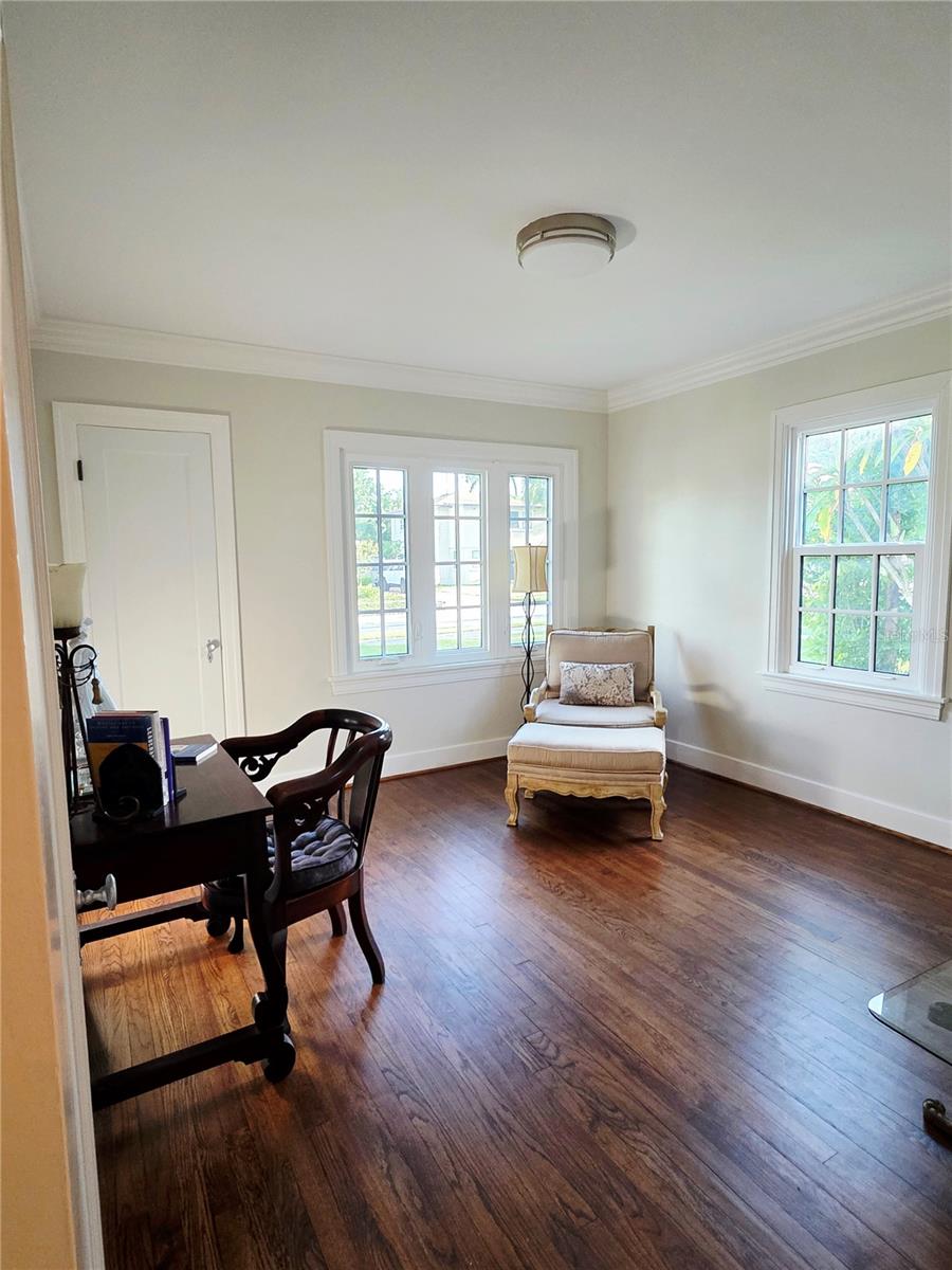 Image 9 of 25 For 475 28th Avenue N
