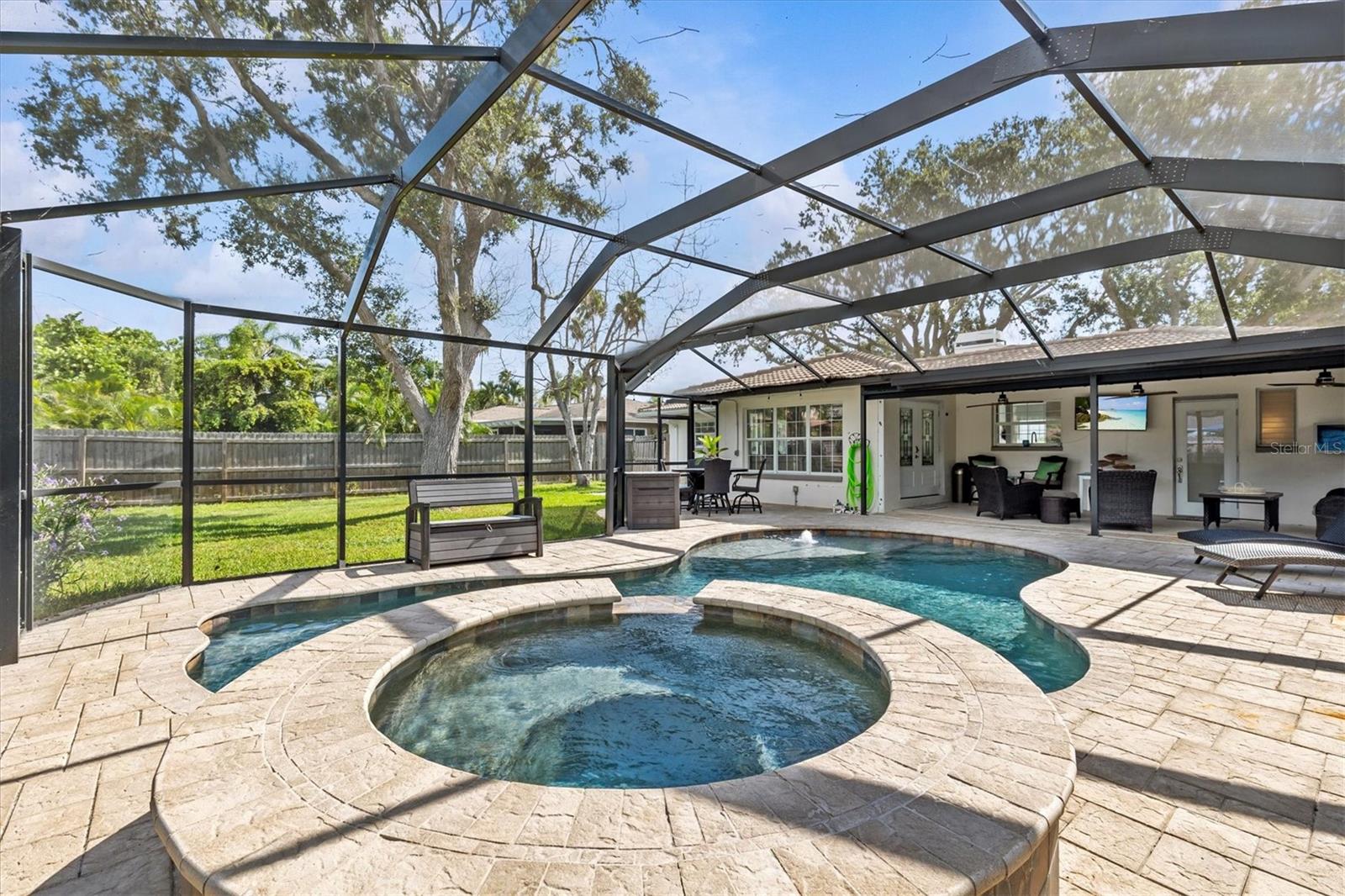 Image 42 of 65 For 824 Narcissus Avenue