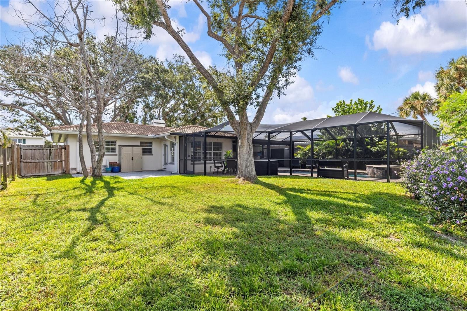 Image 45 of 65 For 824 Narcissus Avenue