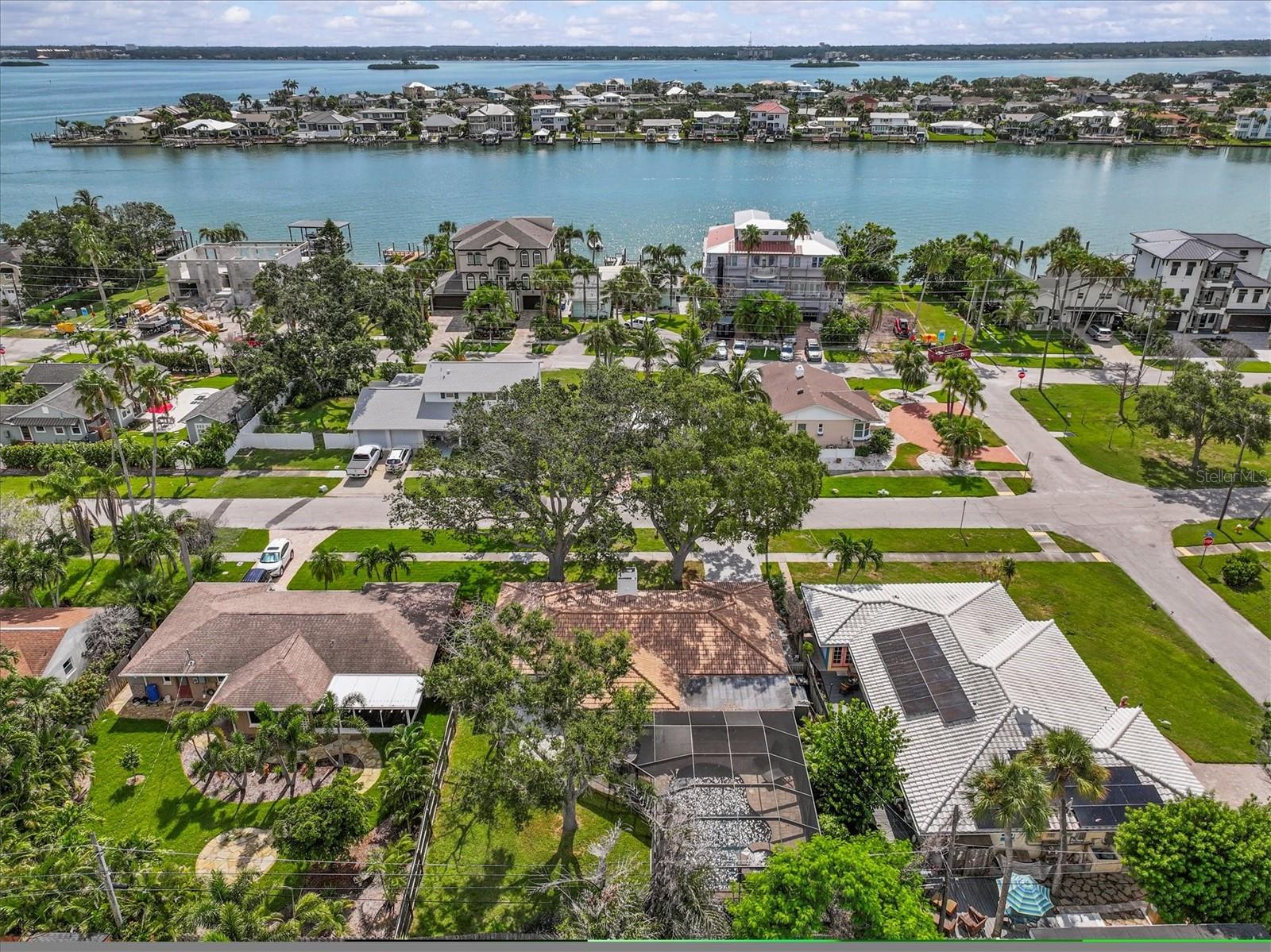Image 47 of 65 For 824 Narcissus Avenue