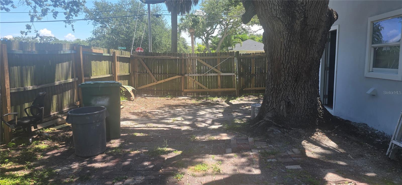 Image 8 of 34 For 7301 West Shore Boulevard