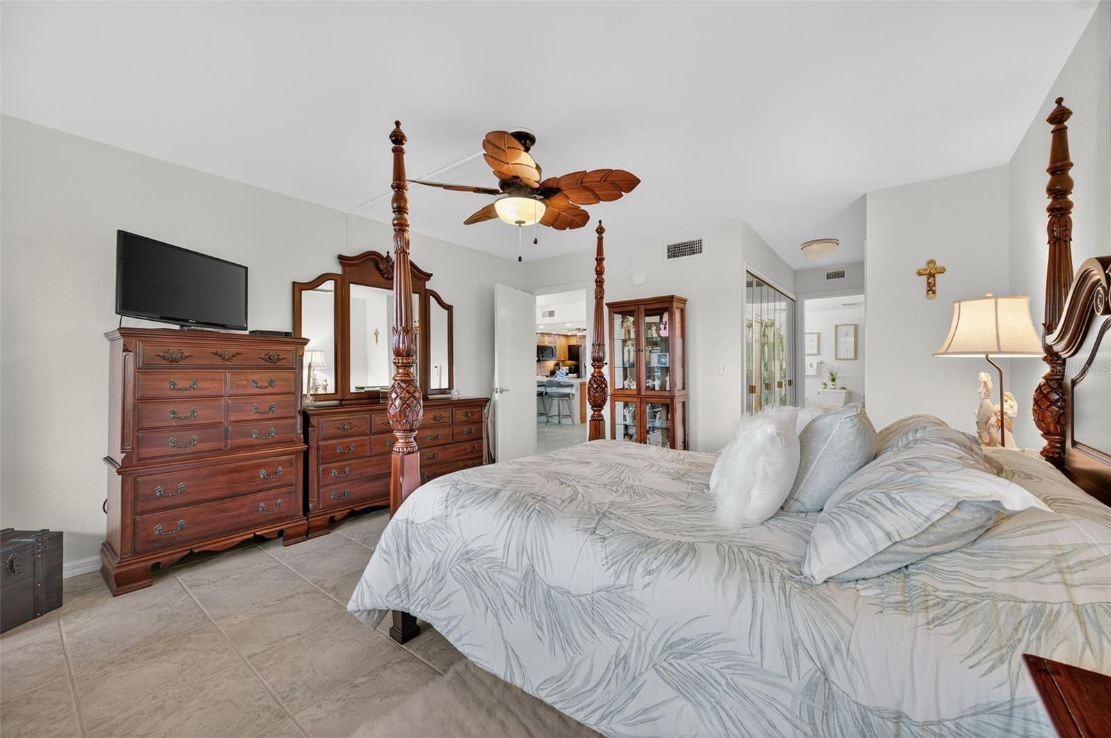 Image 21 of 51 For 9200 Park Boulevard 205