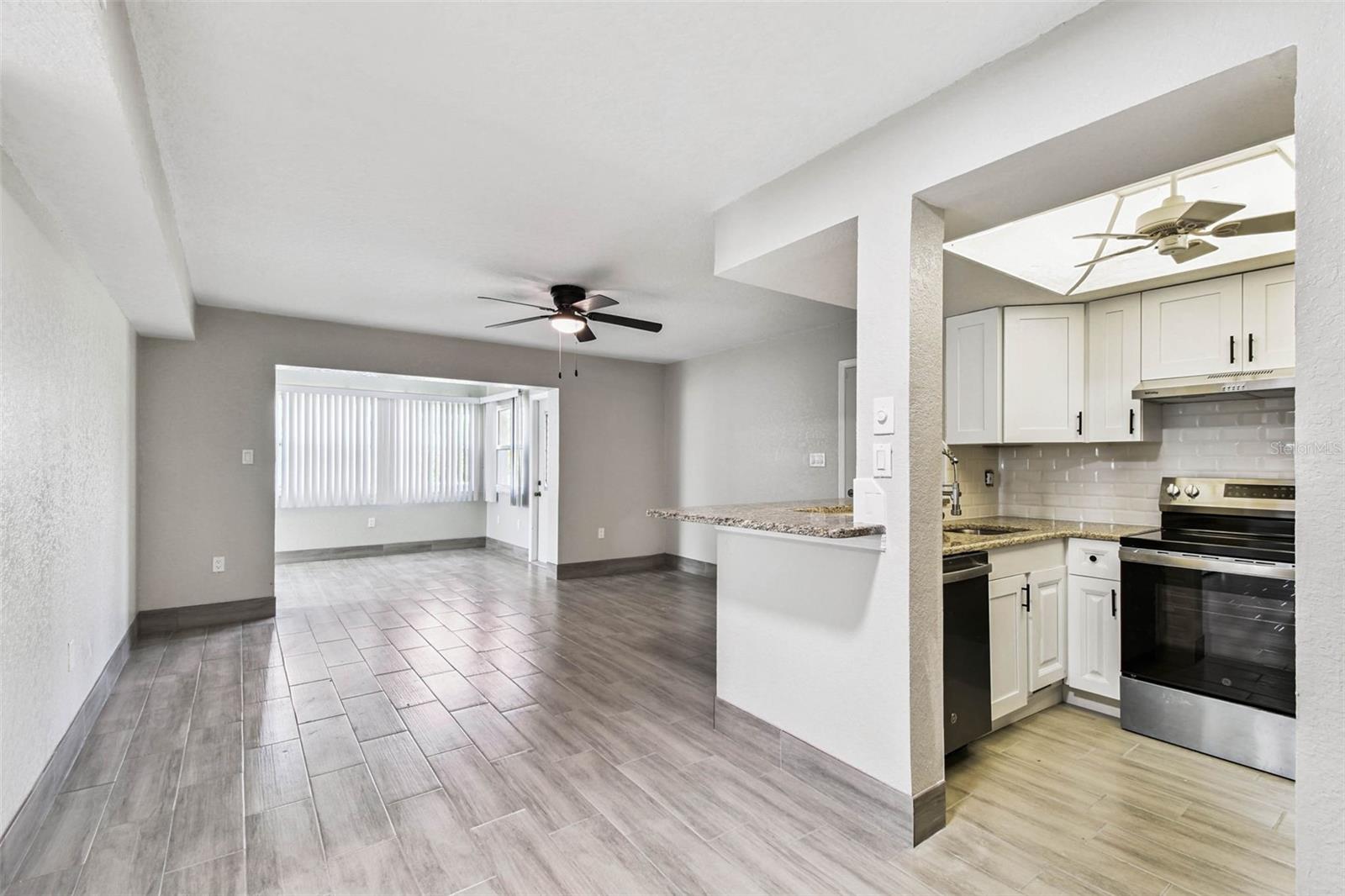 Image 11 of 82 For 4726 Marine Parkway 103
