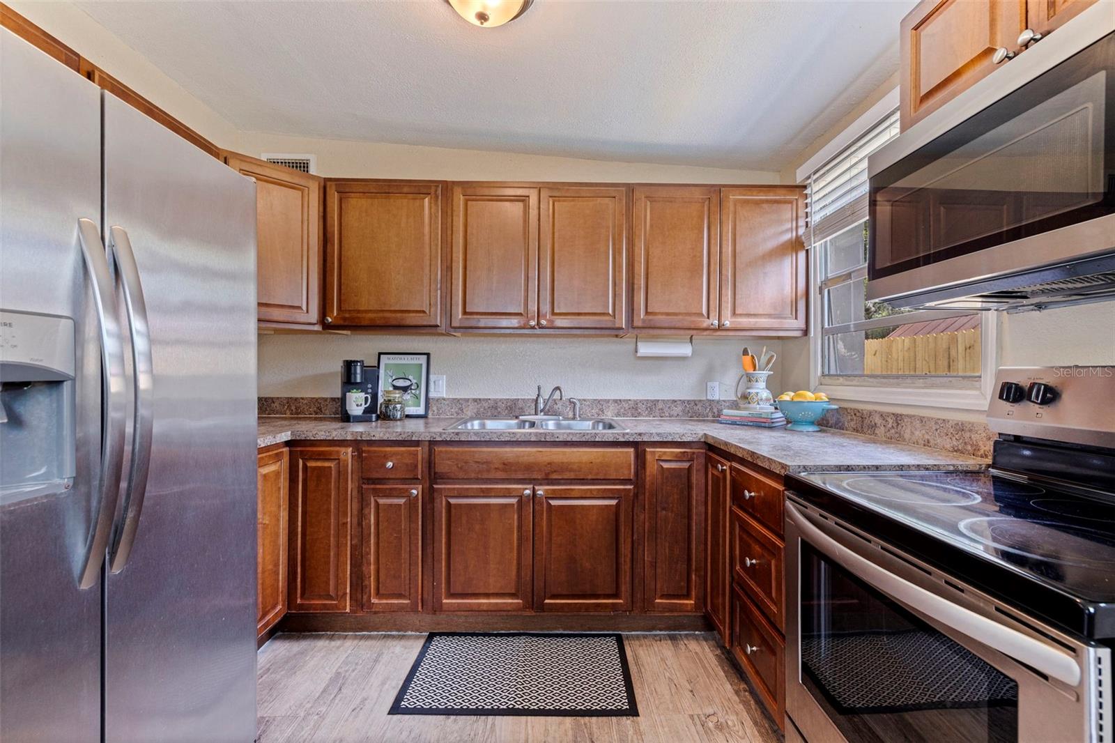 Image 9 of 38 For 9297 84th Street