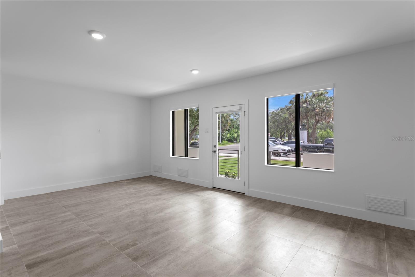 Image 6 of 55 For 90 Columbia Drive 5