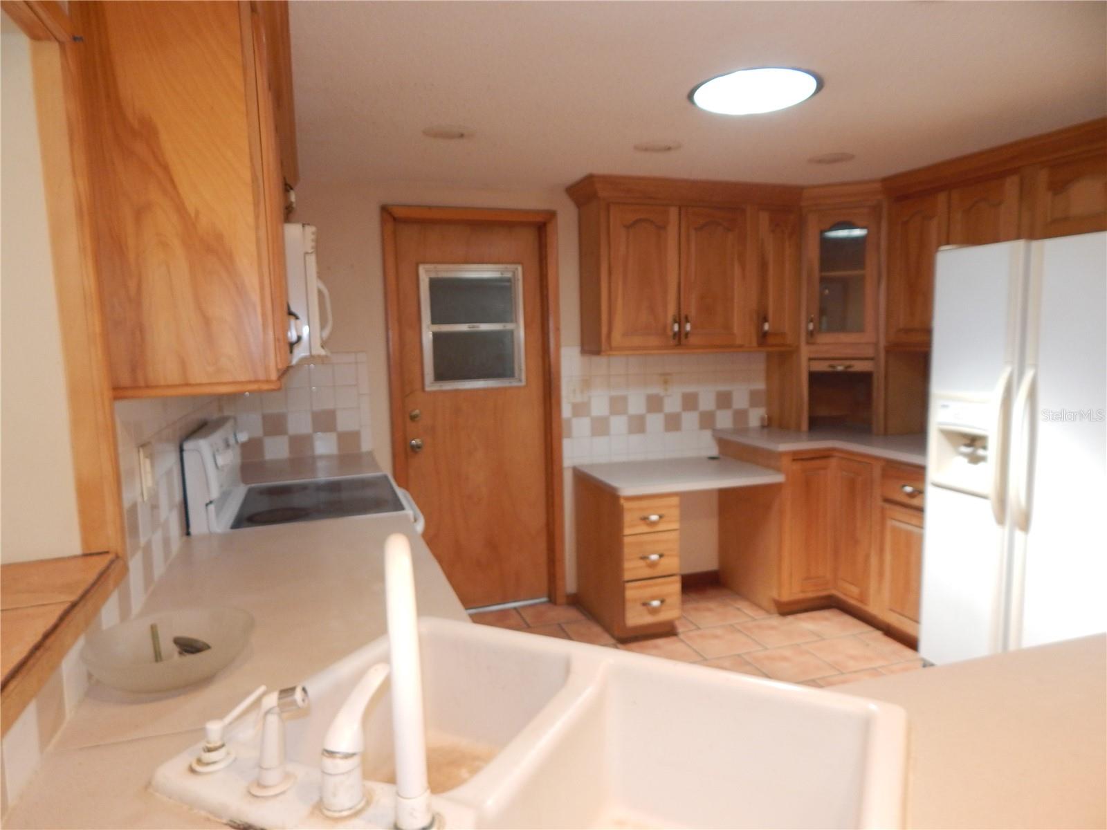 Listing photo id 15 for 12147 Scott Drive
