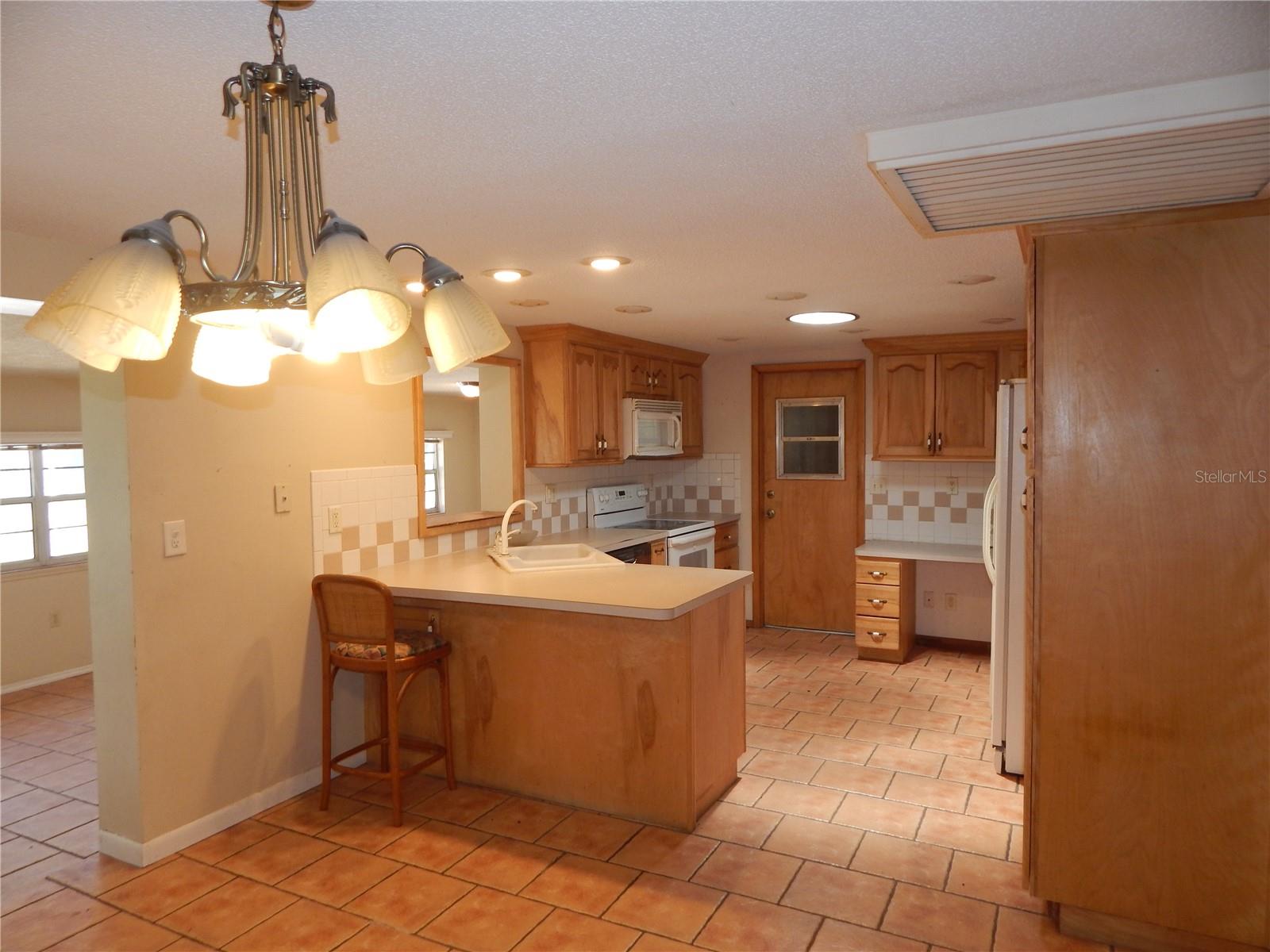 Listing photo id 18 for 12147 Scott Drive