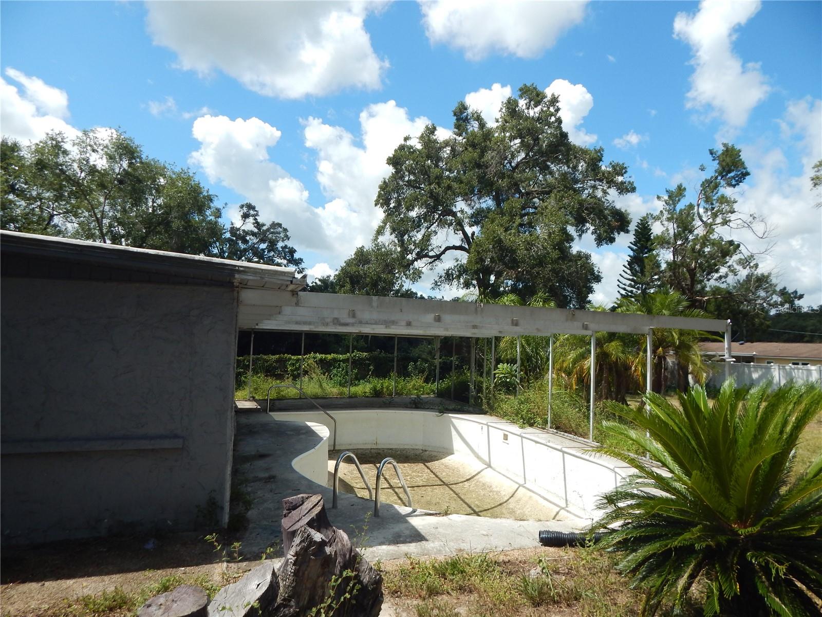 Listing photo id 24 for 12147 Scott Drive