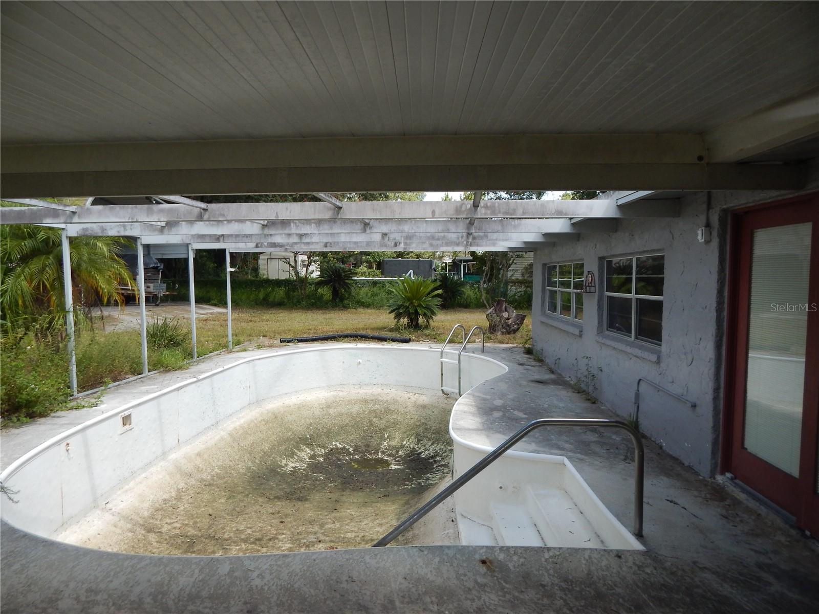 Listing photo id 31 for 12147 Scott Drive