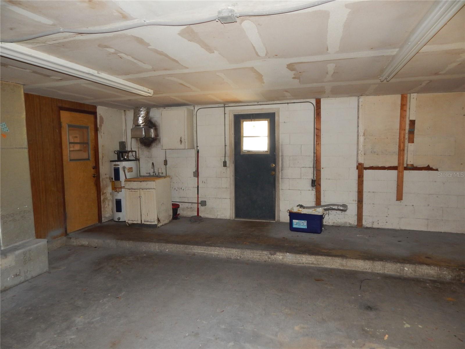 Listing photo id 33 for 12147 Scott Drive