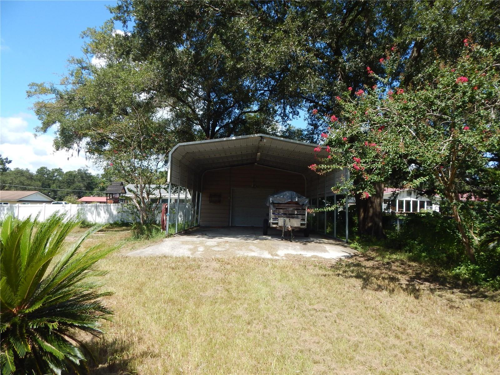 Listing photo id 2 for 12147 Scott Drive