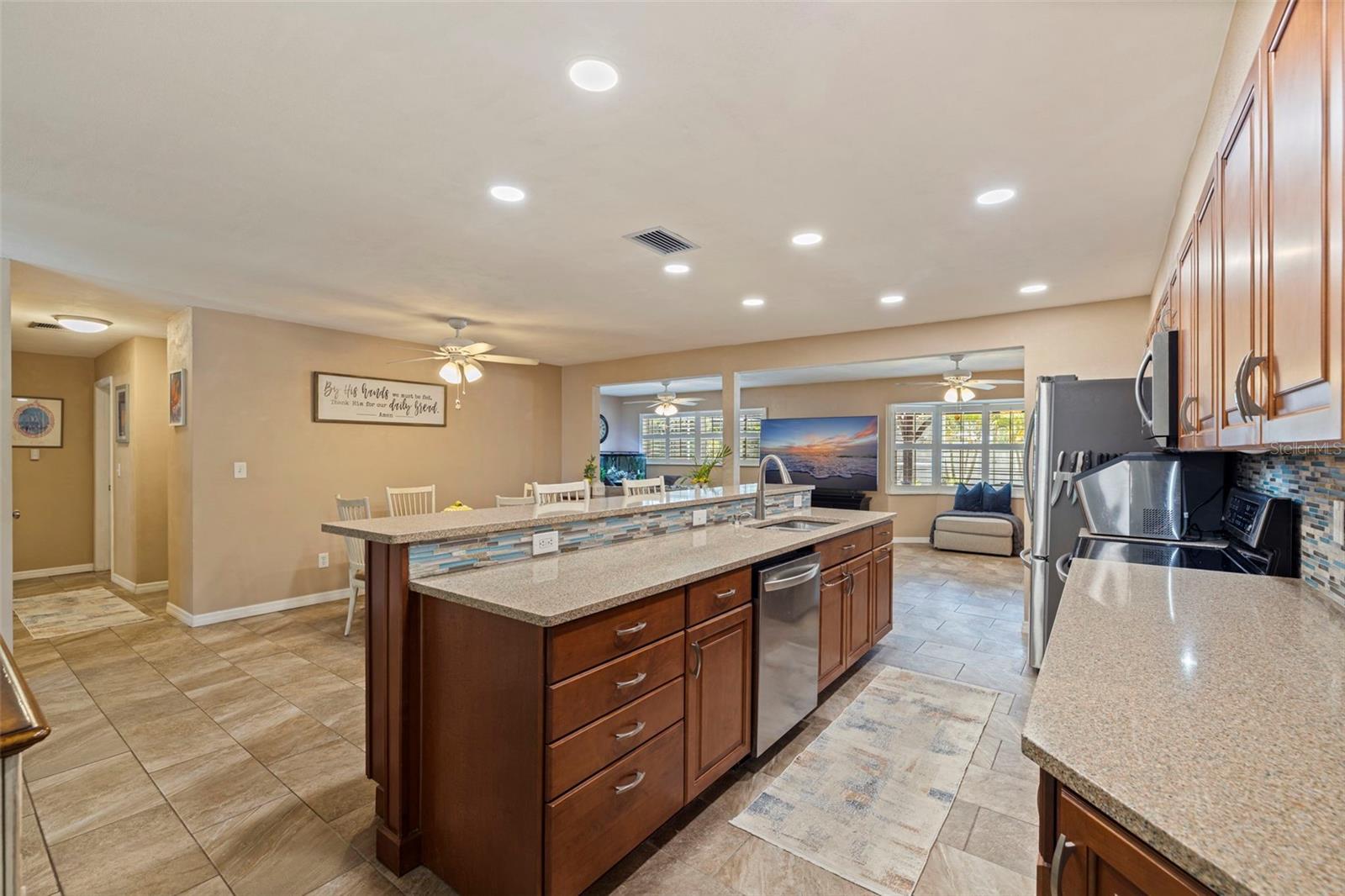 Image 12 of 38 For 865 48th Avenue N