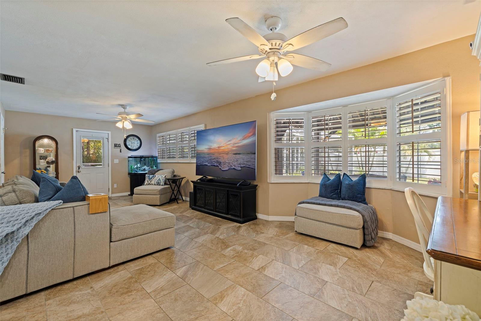 Image 15 of 38 For 865 48th Avenue N
