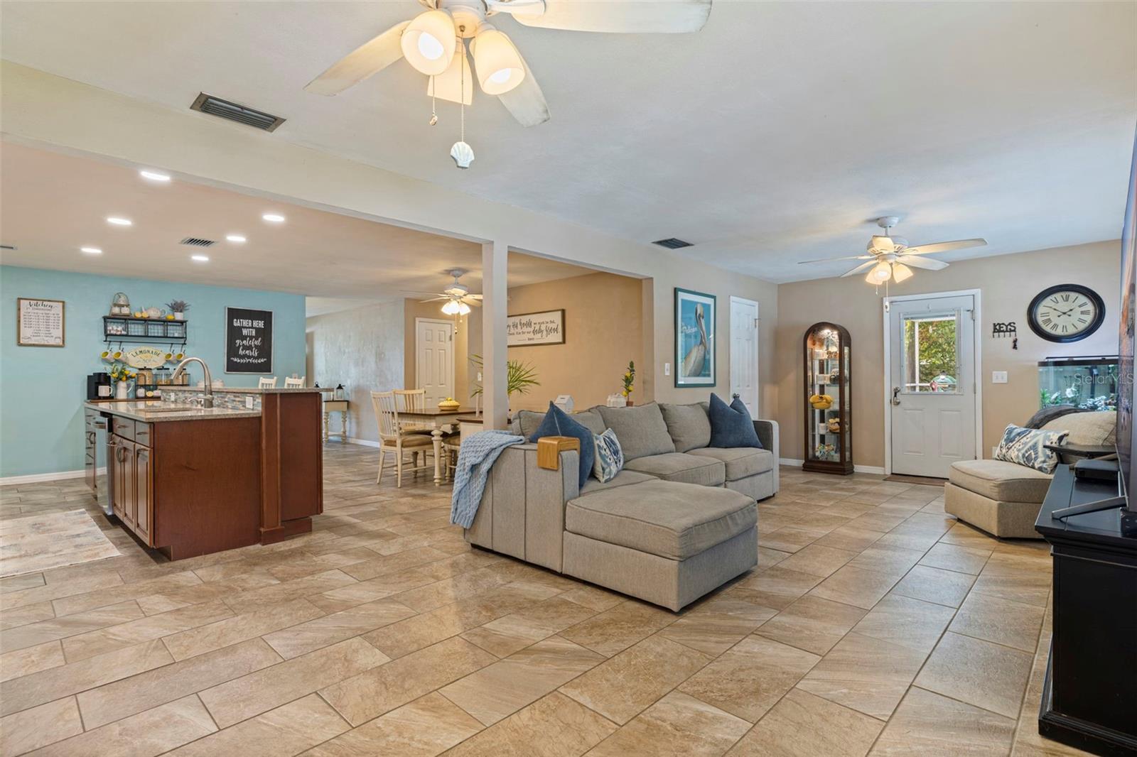 Image 17 of 38 For 865 48th Avenue N