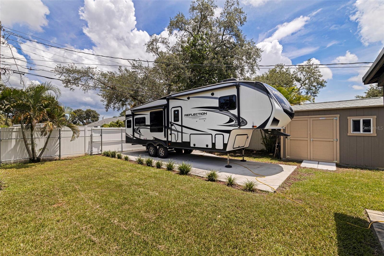 Image 3 of 38 For 865 48th Avenue N