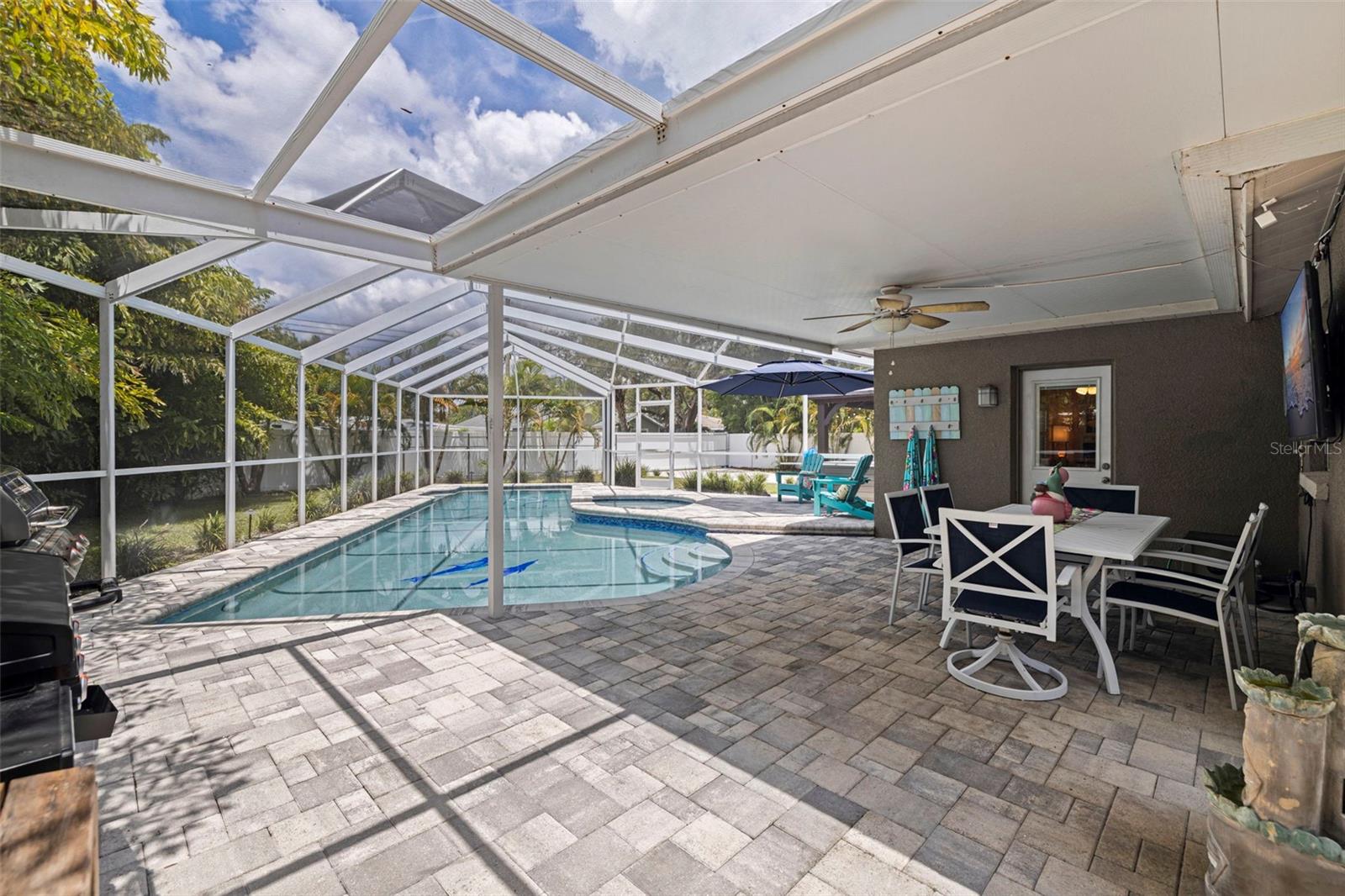 Image 30 of 38 For 865 48th Avenue N