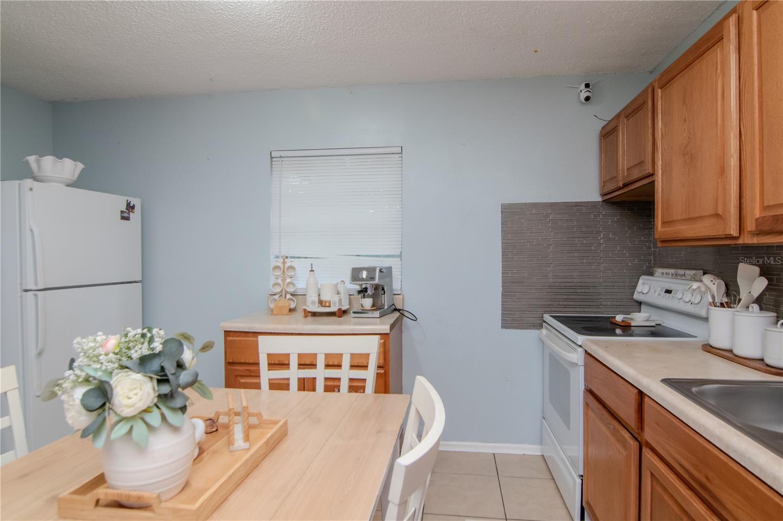 Image 16 of 50 For 7702 New York Drive