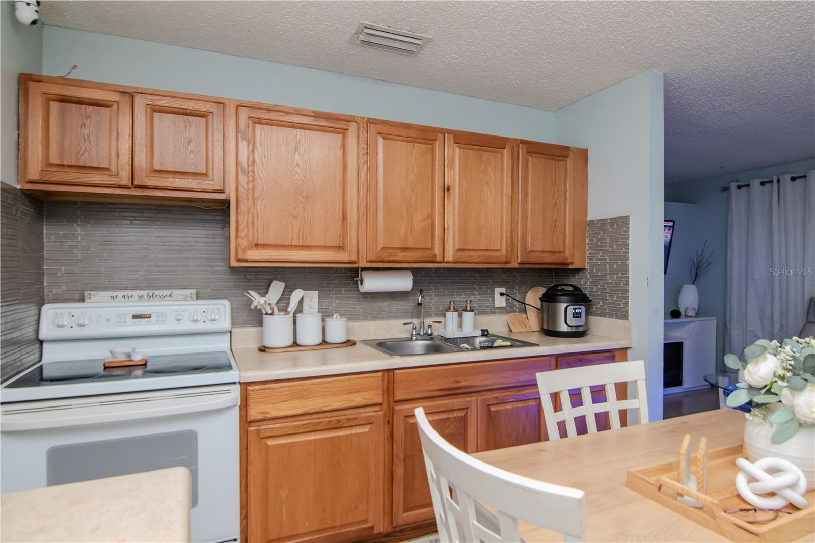 Image 17 of 50 For 7702 New York Drive