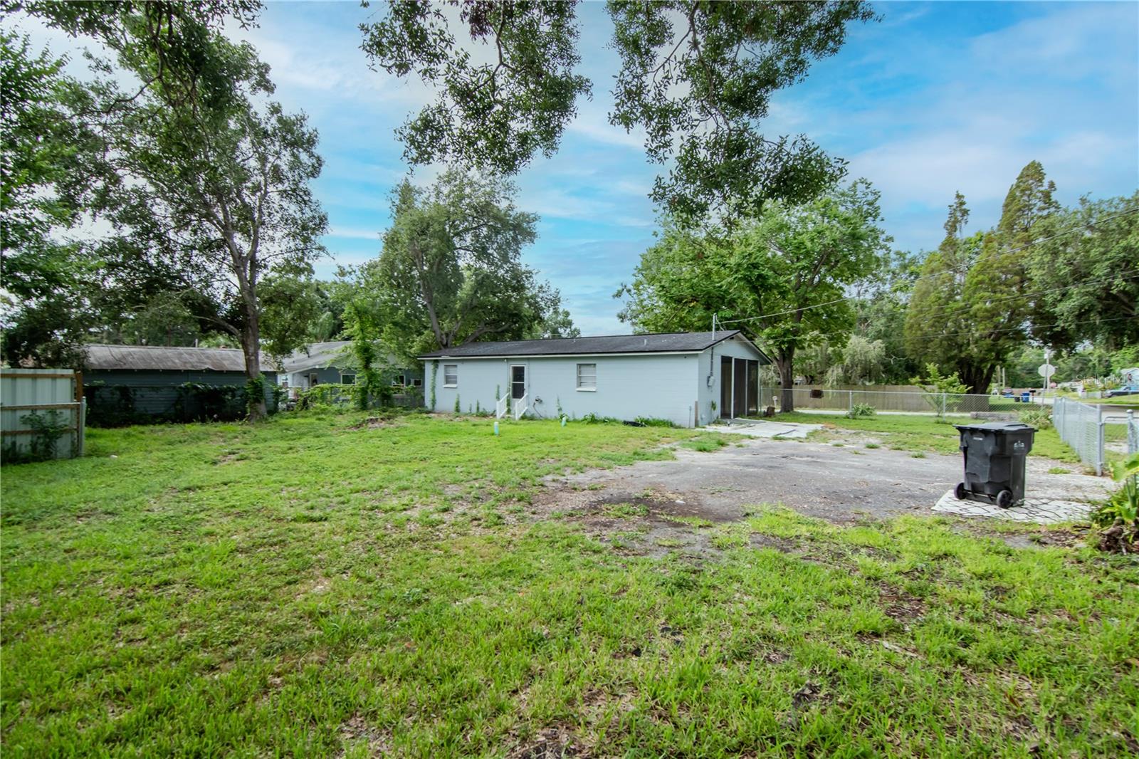 Image 8 of 50 For 7702 New York Drive