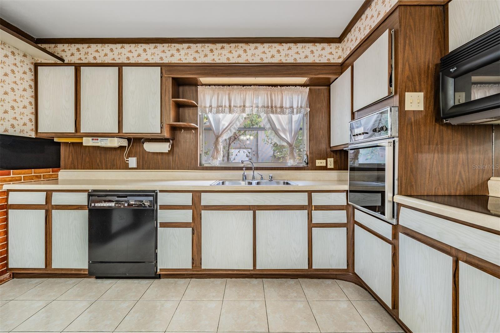 Image 12 of 38 For 1620 Braund Avenue