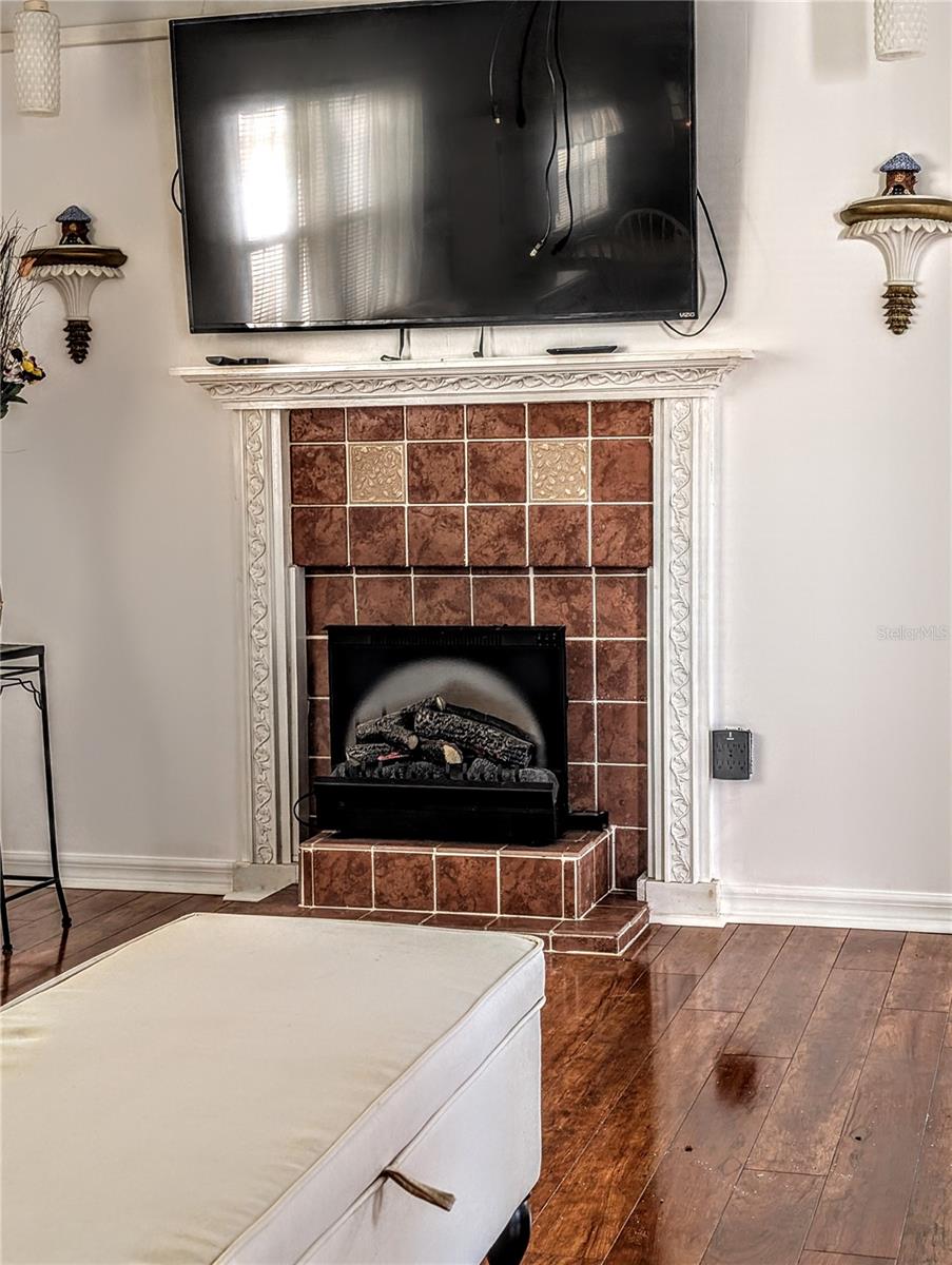 Image 10 of 27 For 6625 Silverbell Drive