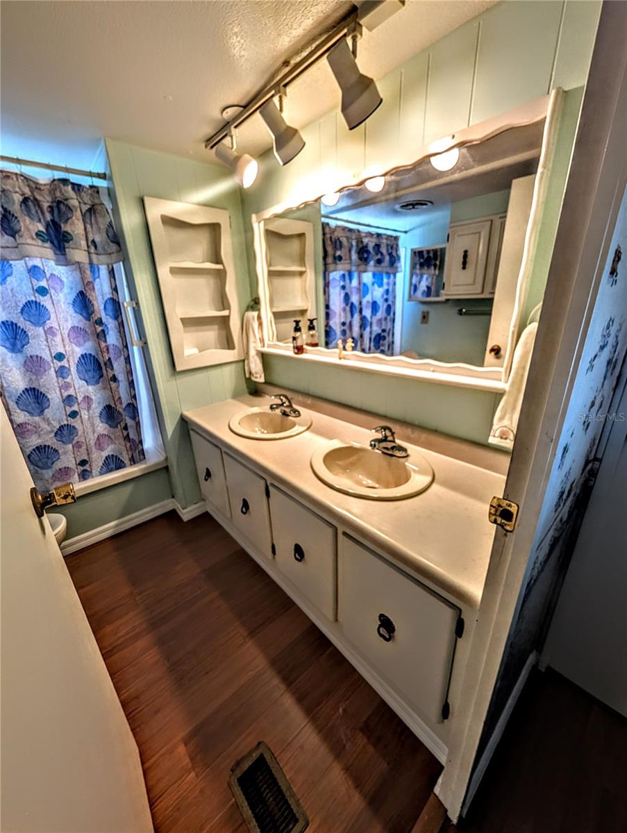 Image 12 of 27 For 6625 Silverbell Drive