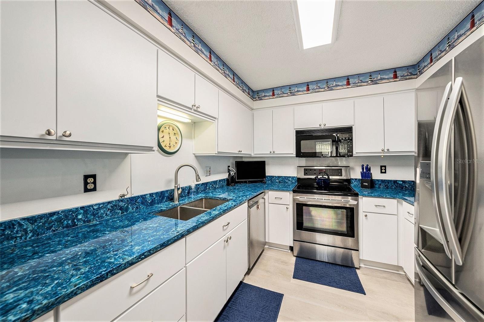 Image 10 of 26 For 15146 Springview Street