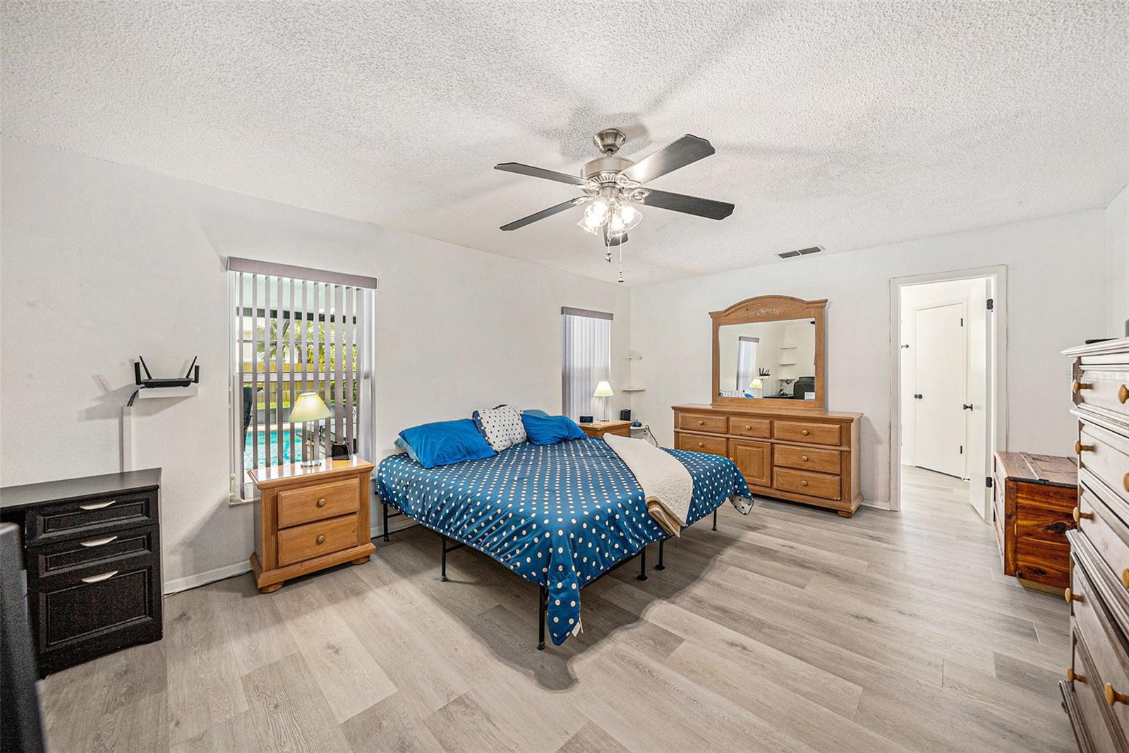Image 13 of 26 For 15146 Springview Street