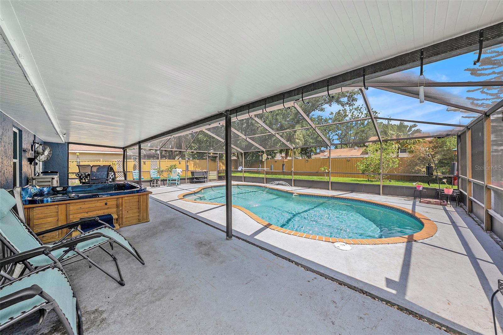 Image 19 of 26 For 15146 Springview Street