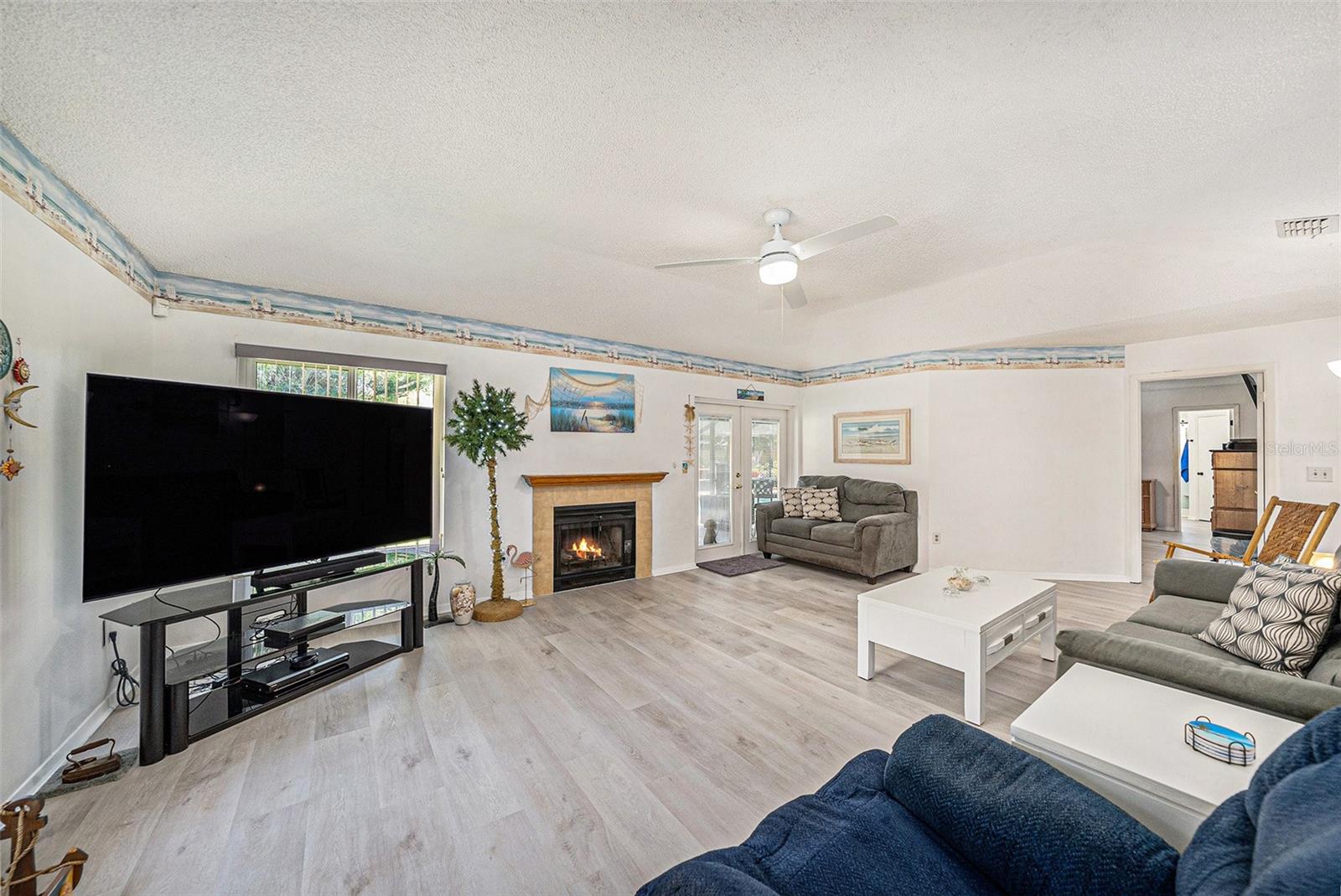 Image 4 of 26 For 15146 Springview Street