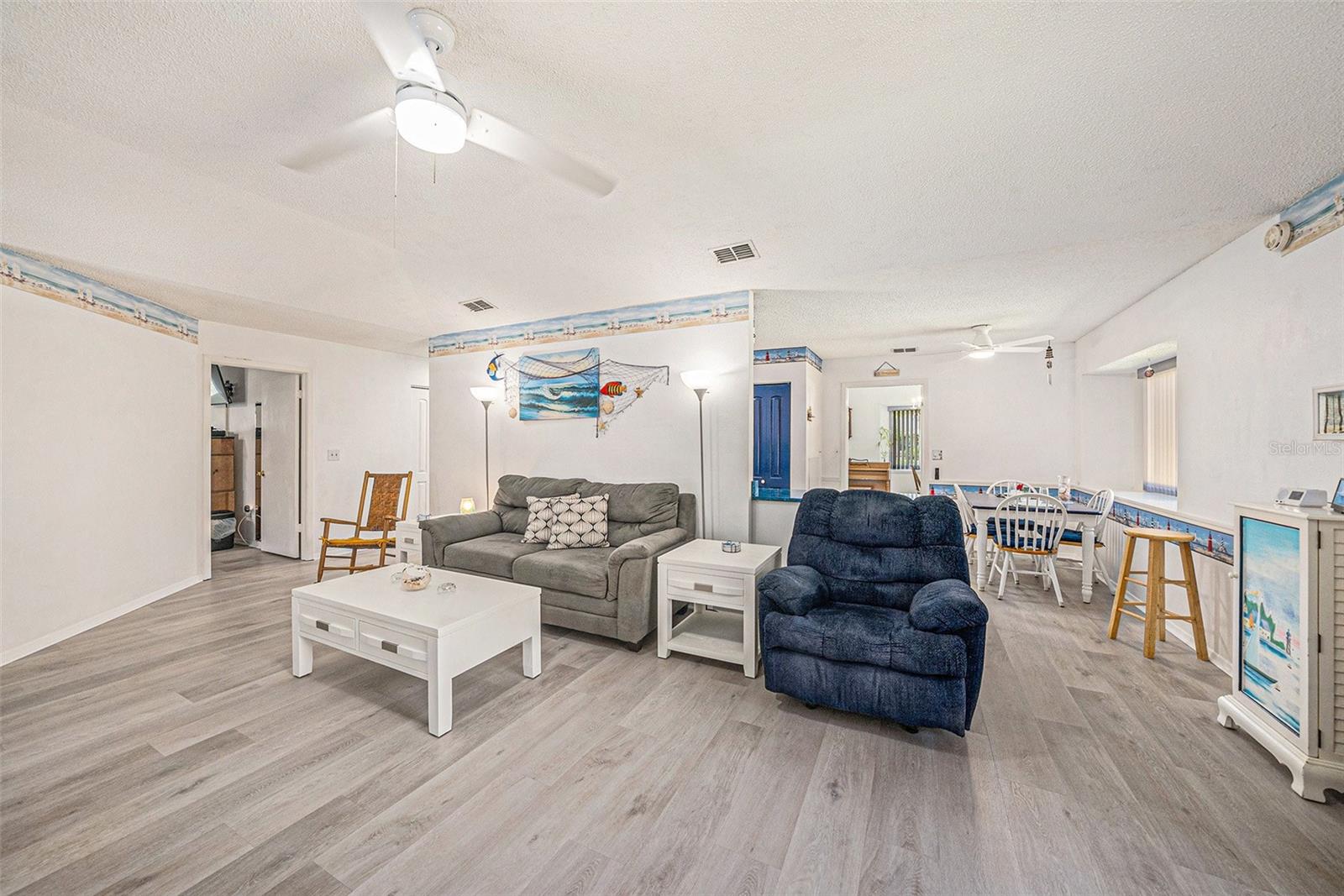 Image 6 of 26 For 15146 Springview Street