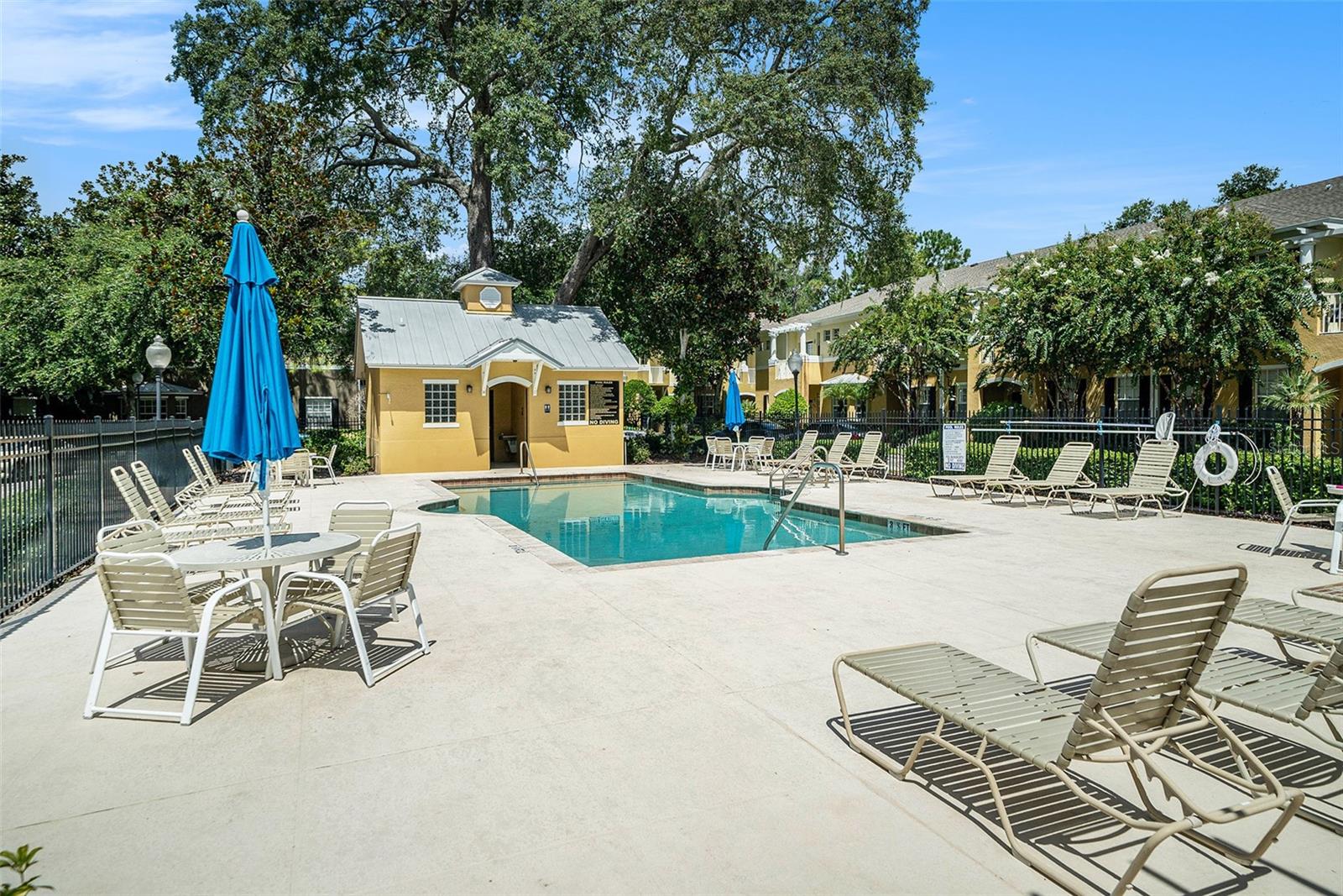 Image 19 of 26 For 7533 Tamarind Avenue