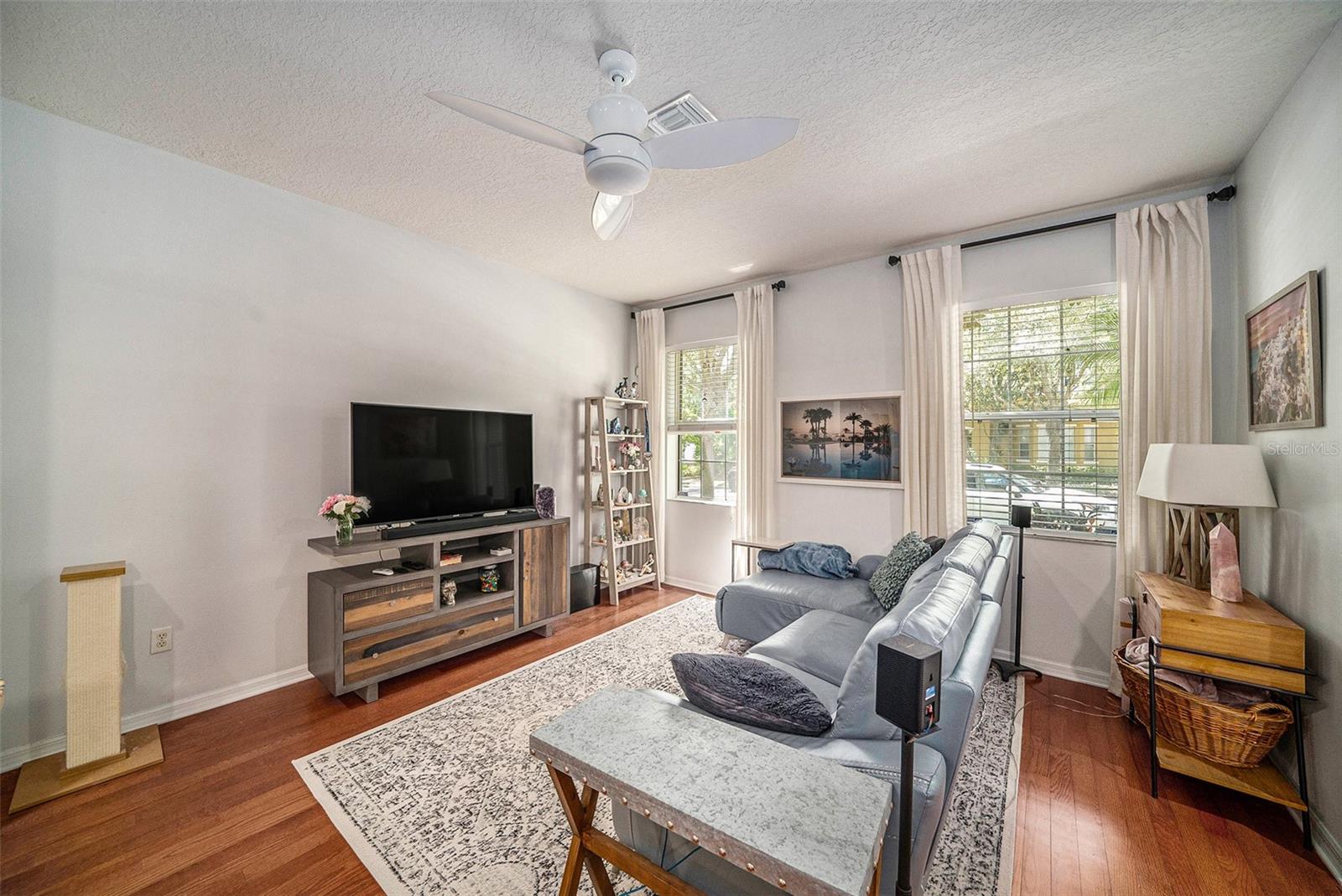 Image 3 of 26 For 7533 Tamarind Avenue