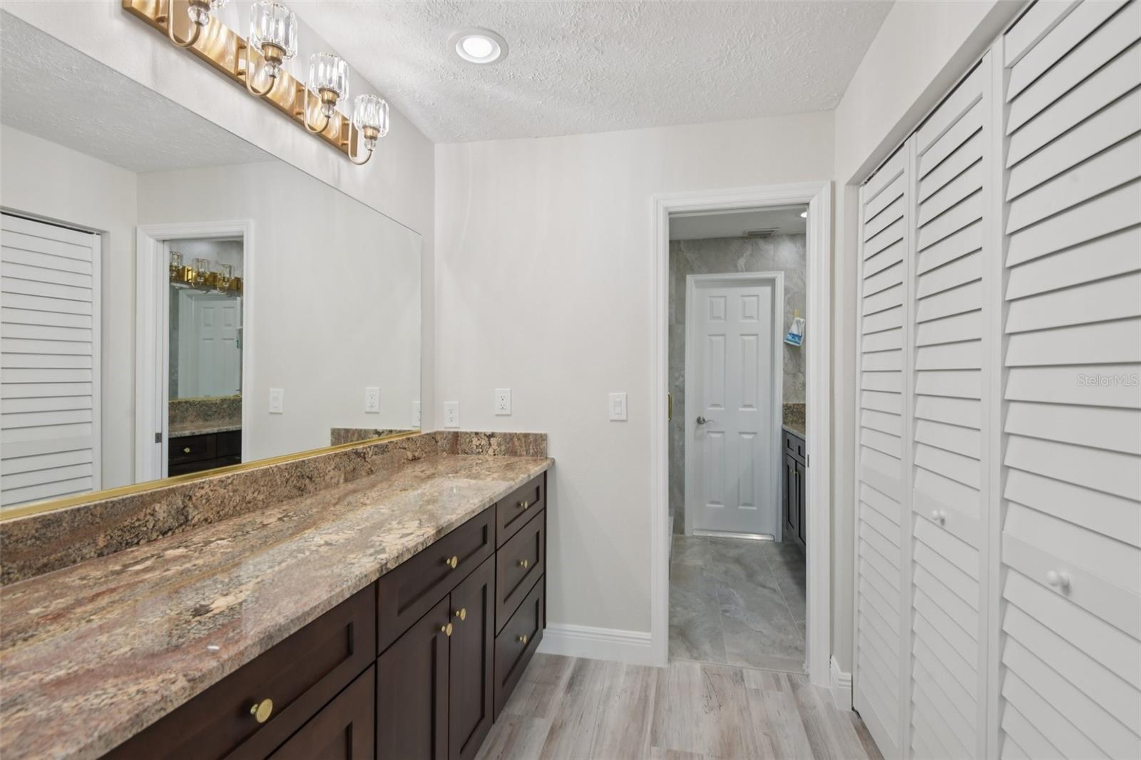 Image 17 of 39 For 6516 Bimini Court