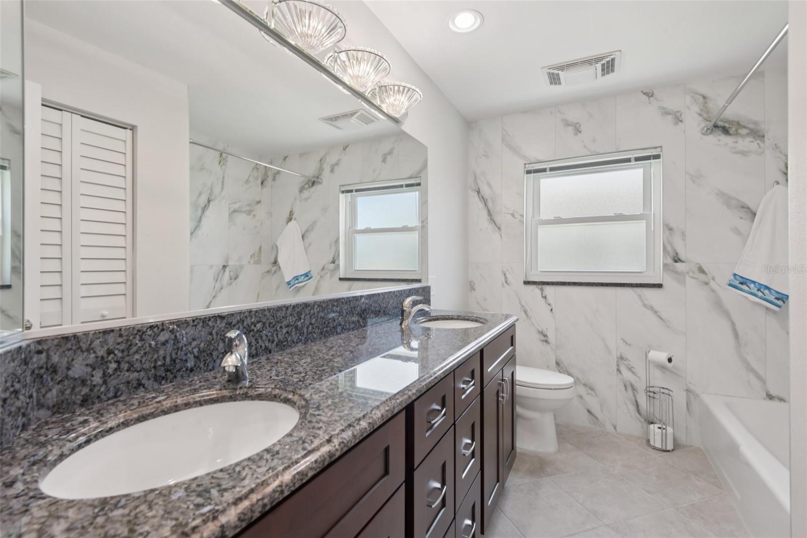 Image 21 of 39 For 6516 Bimini Court