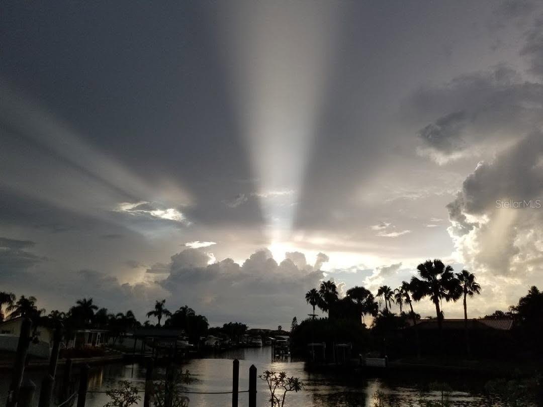 Listing photo id 41 for 6516 Bimini Court