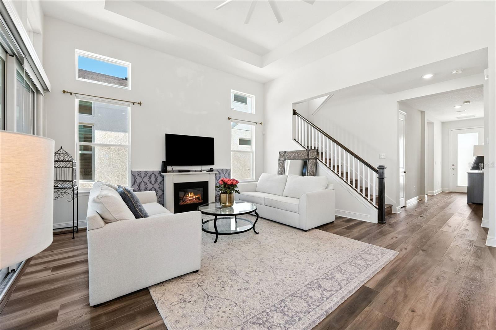 Listing photo id 15 for 3825 Lajuana Boulevard