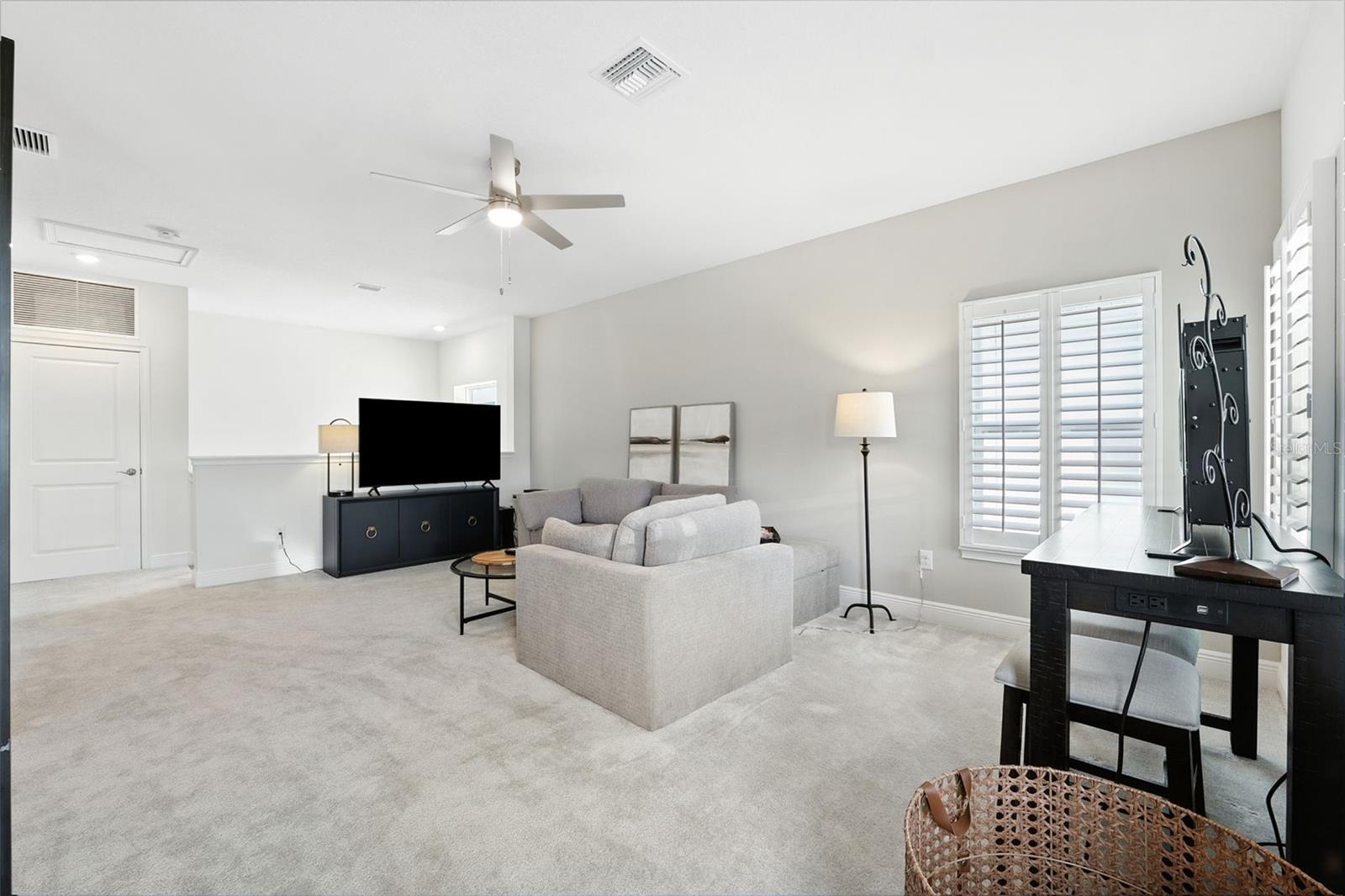 Listing photo id 26 for 3825 Lajuana Boulevard