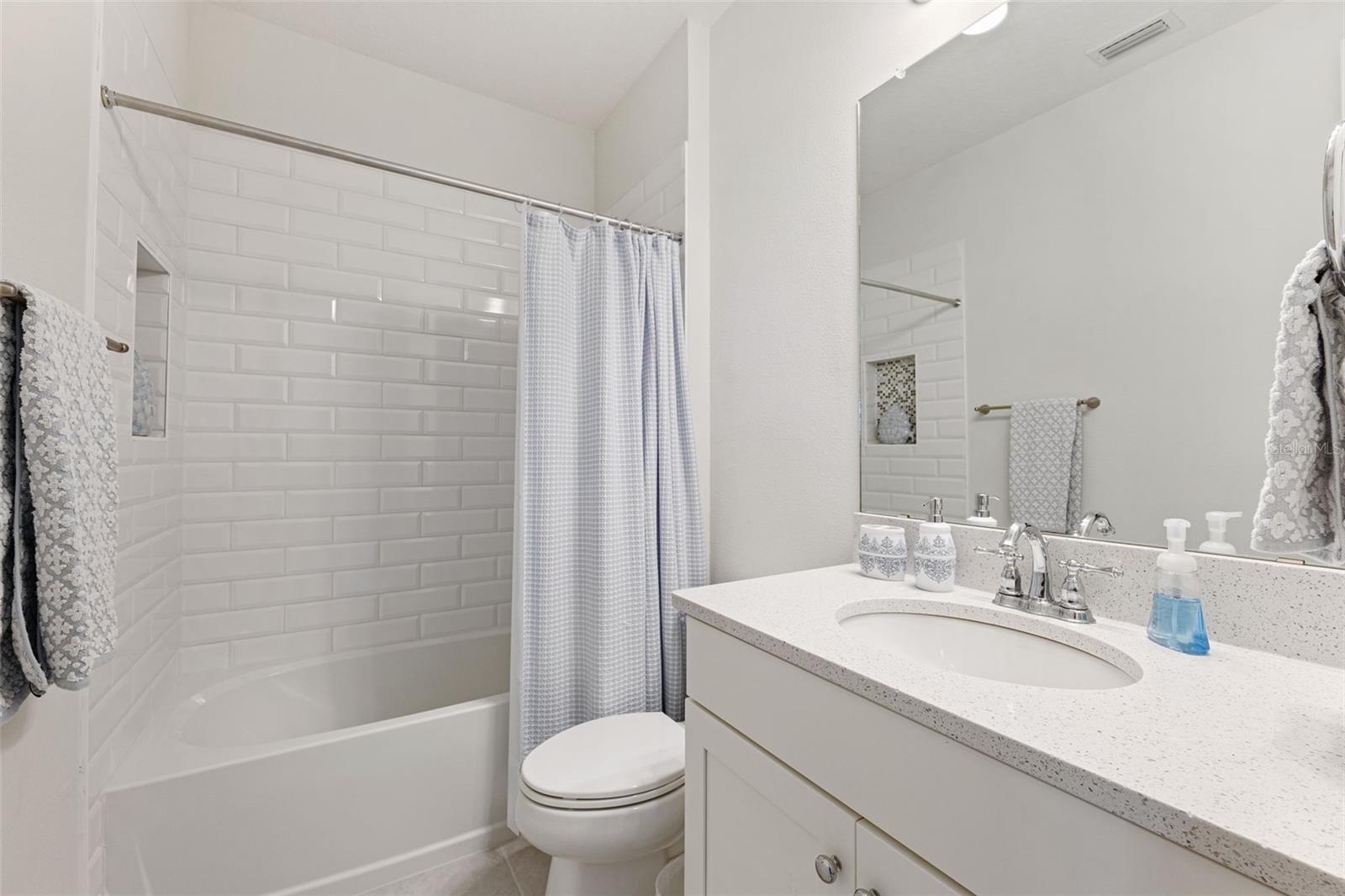 Listing photo id 28 for 3825 Lajuana Boulevard