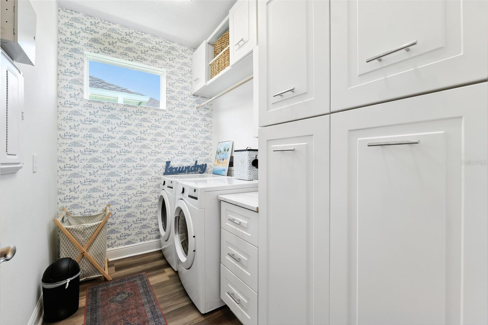Listing photo id 31 for 3825 Lajuana Boulevard