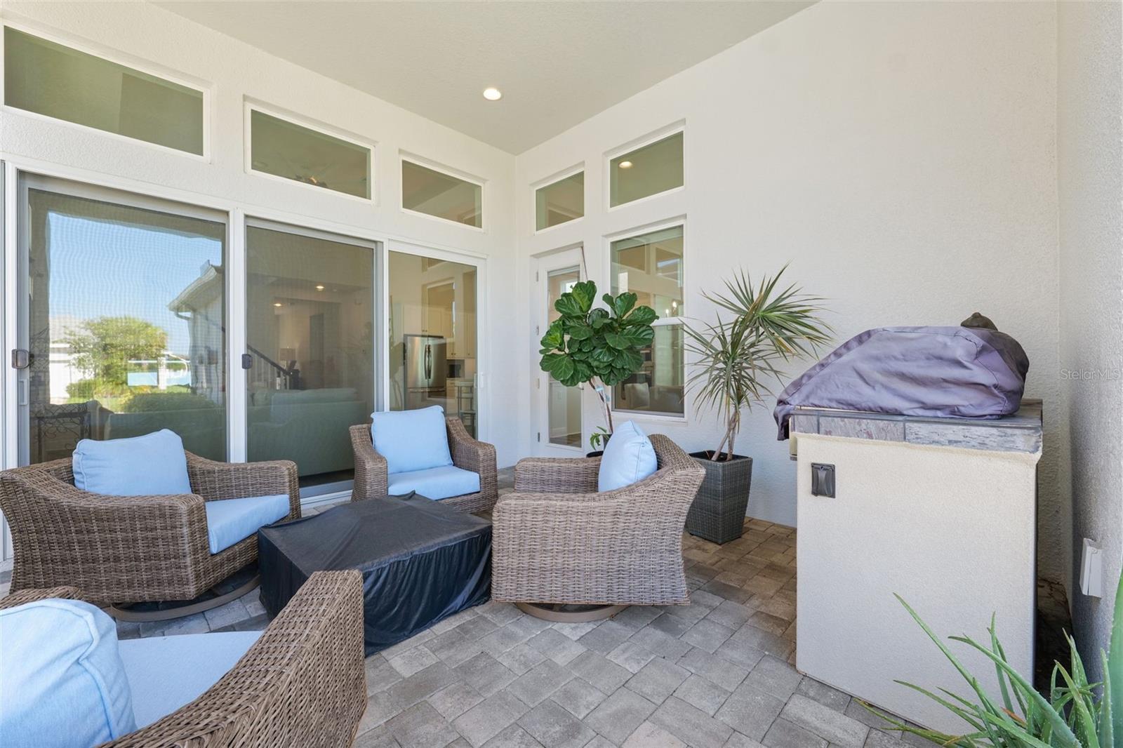 Listing photo id 36 for 3825 Lajuana Boulevard