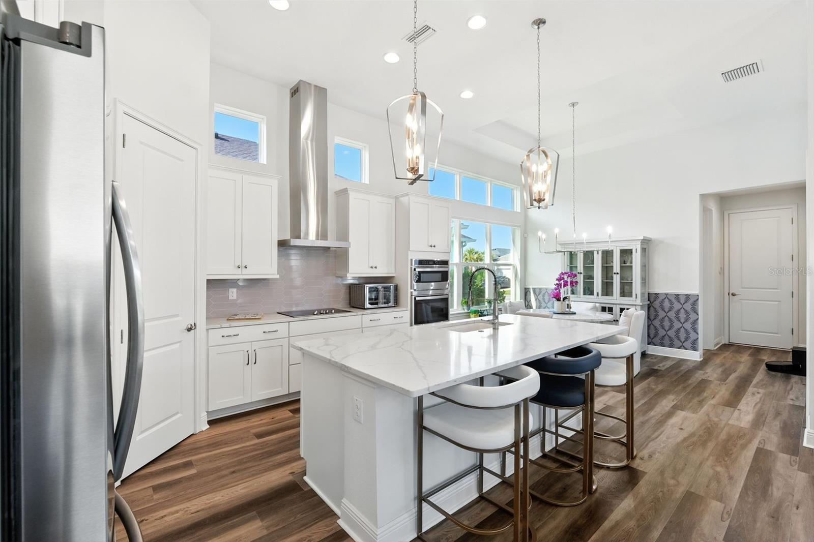 Listing photo id 6 for 3825 Lajuana Boulevard