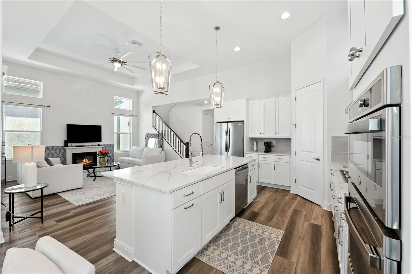 Listing photo id 7 for 3825 Lajuana Boulevard
