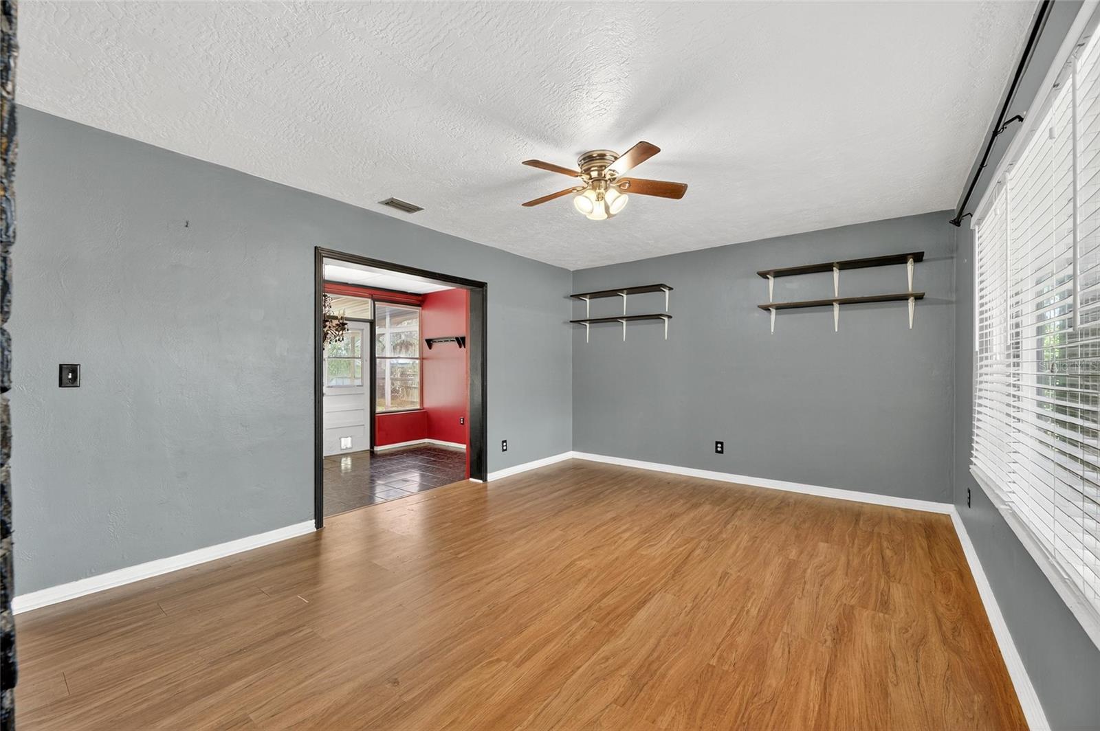 Image 10 of 55 For 409 Dunedin Avenue