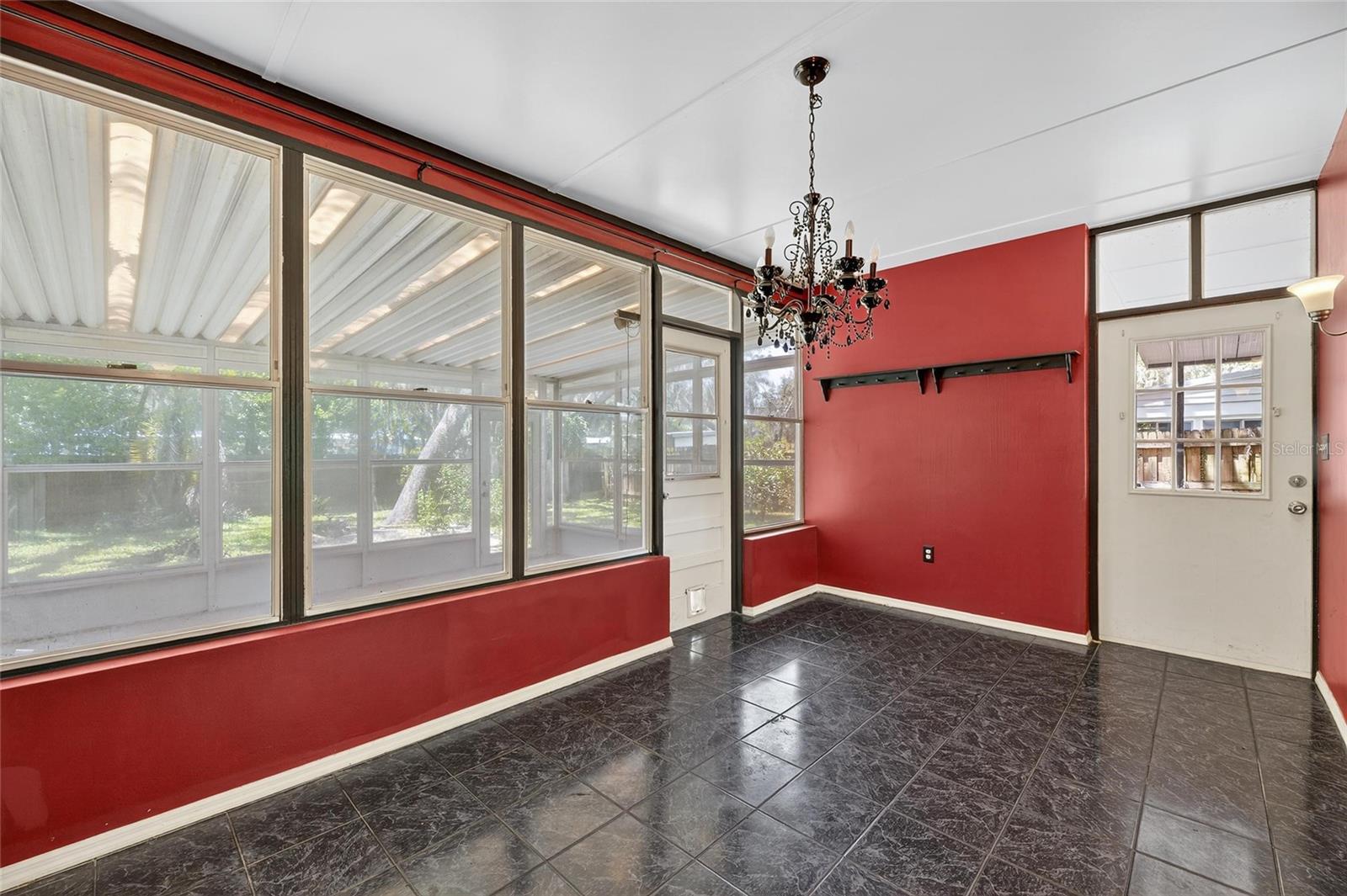 Image 12 of 55 For 409 Dunedin Avenue