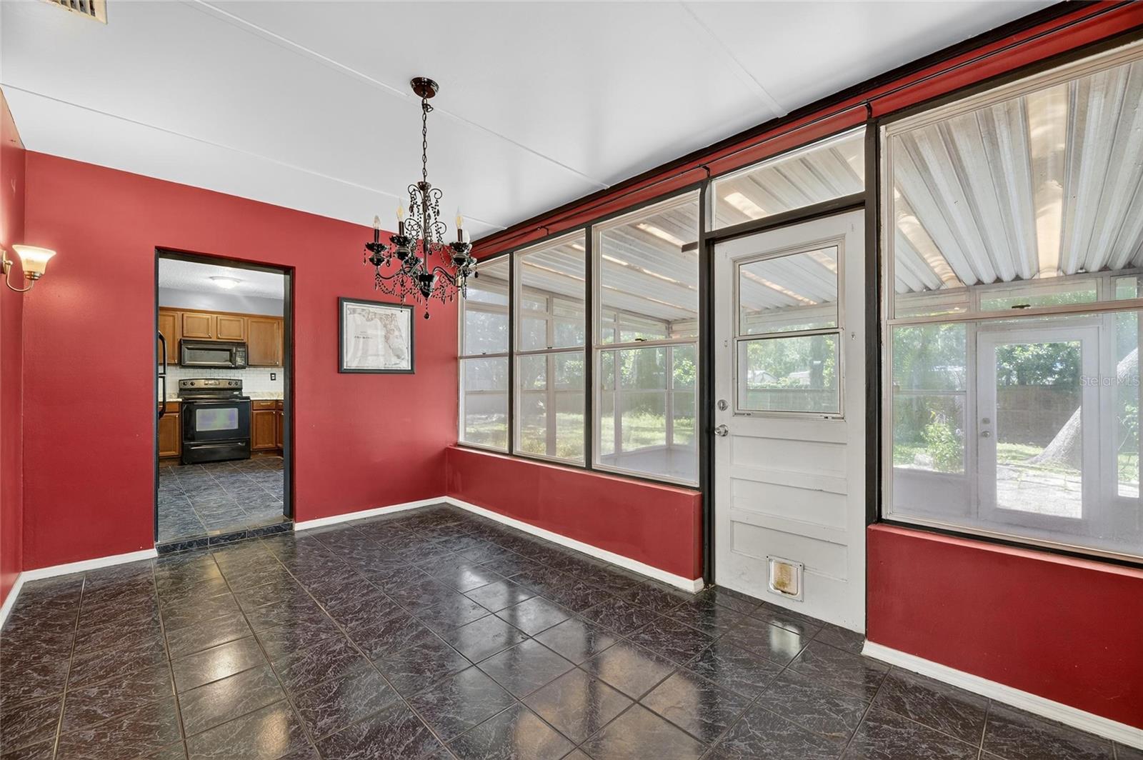 Image 13 of 55 For 409 Dunedin Avenue