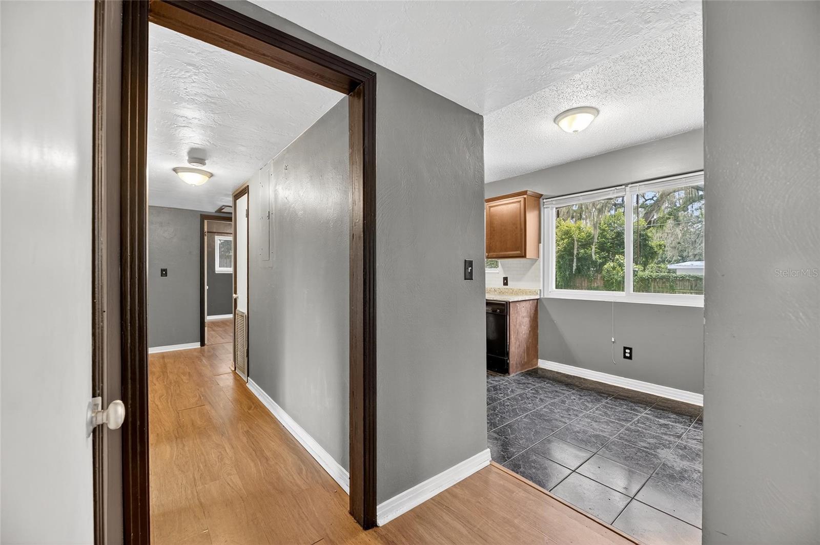 Image 19 of 55 For 409 Dunedin Avenue