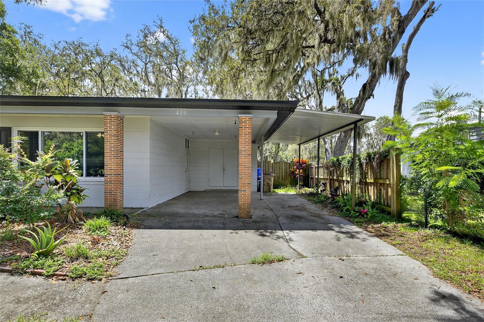 Image 3 of 55 For 409 Dunedin Avenue