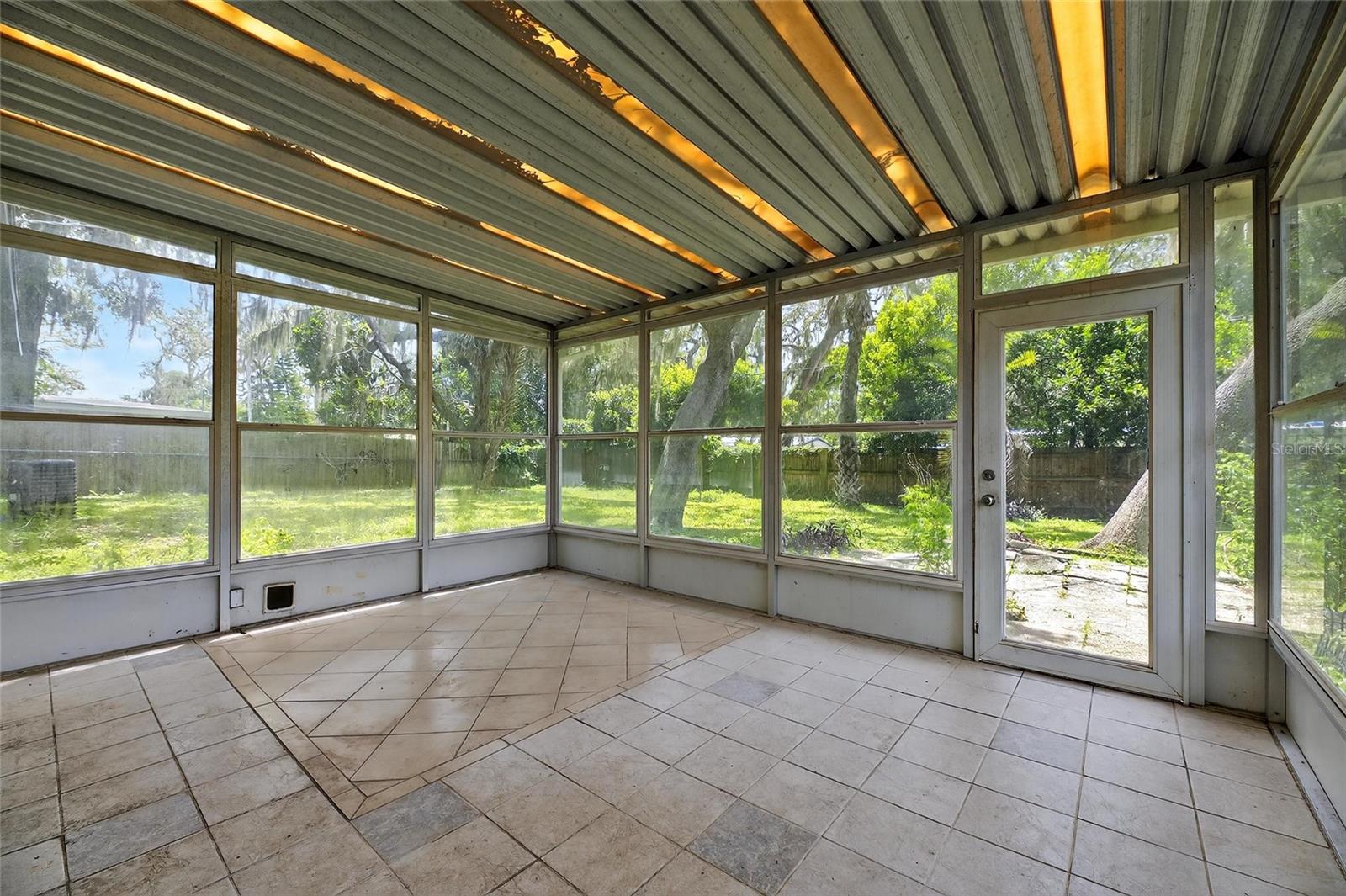 Image 30 of 55 For 409 Dunedin Avenue